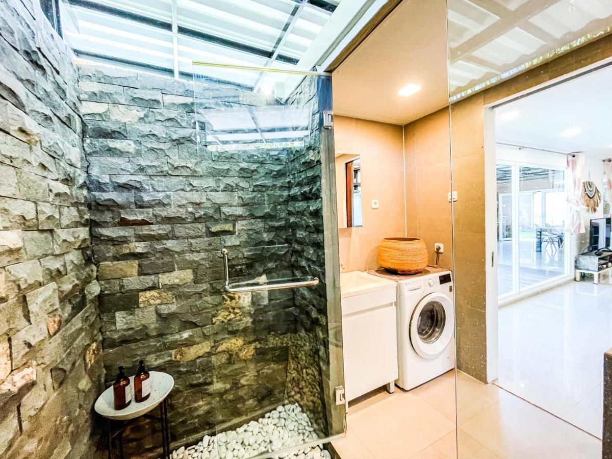 Villa Kotak Surfers Escape Reopening Rates Apply Now Selong Belanak Extérieur photo